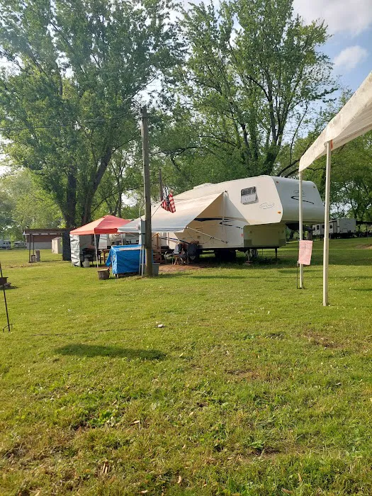 River beach campgrounds Picture 3