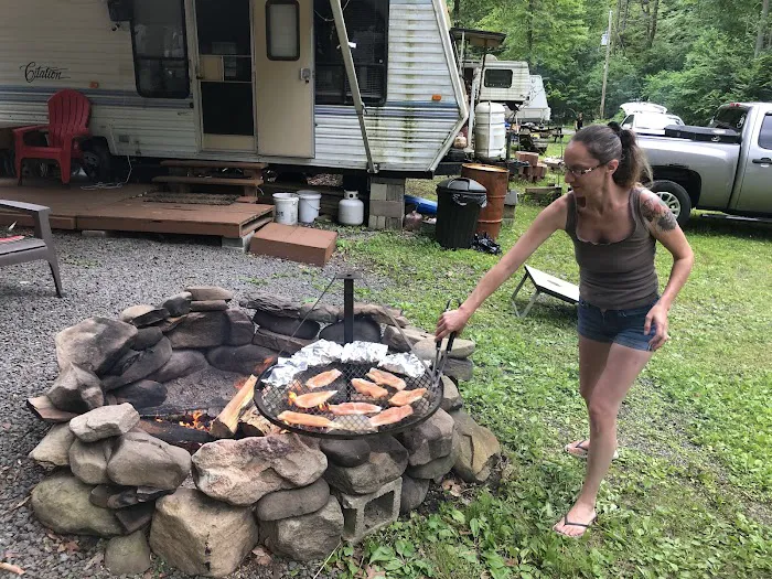 Creekside Manor Campground Picture 3