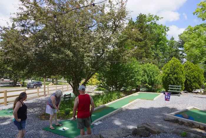 Elizabethtown / Hershey KOA Holiday Picture 9