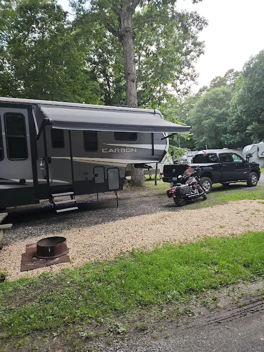 G & R Recreation Campground Picture 5