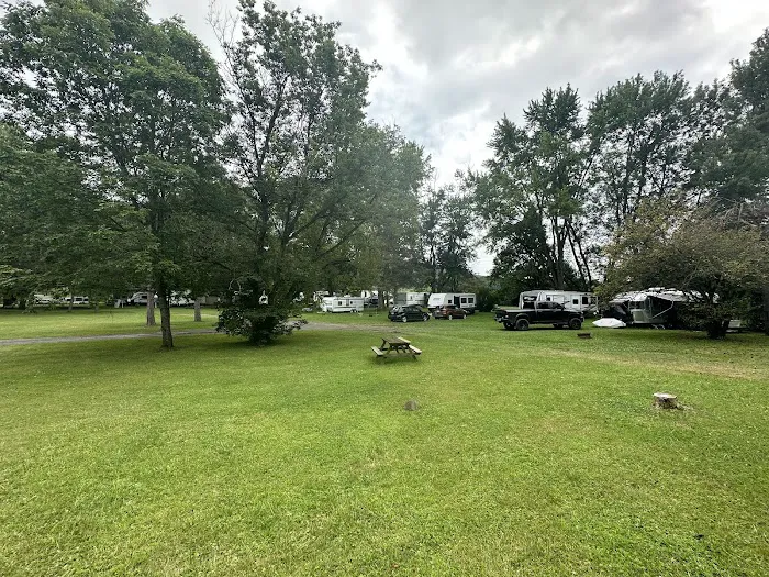 Yellow Lantern Kamp Grounds Picture 1