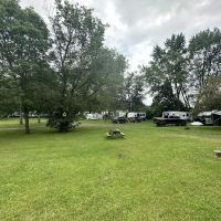 Yellow Lantern Kamp Grounds ico