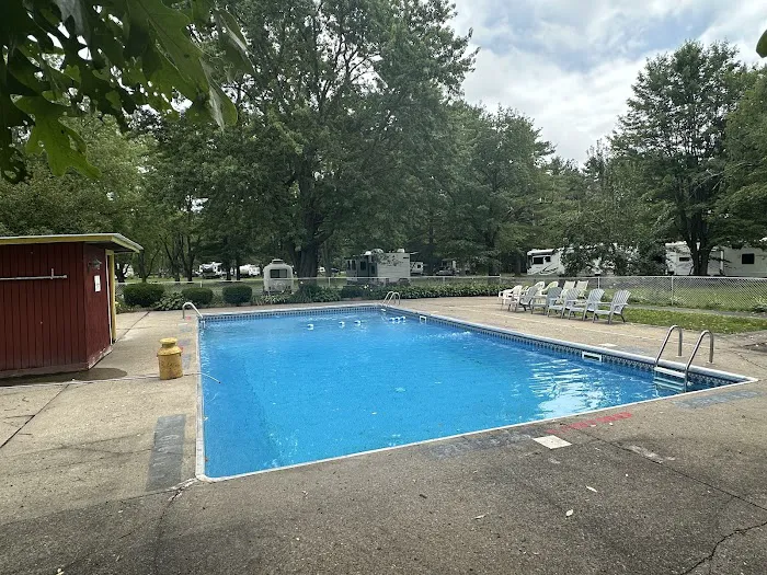 Yellow Lantern Kamp Grounds Picture 2