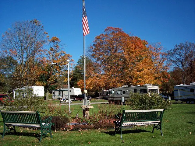 Travelers Woods NE Inc Picture 2