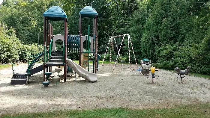 Travelers Woods NE Inc Picture 5