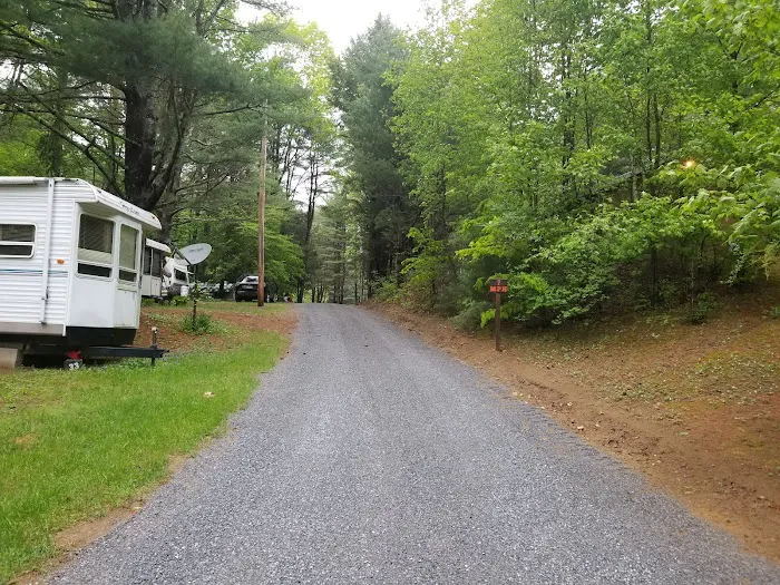 Rustic Barn Campground Picture 9