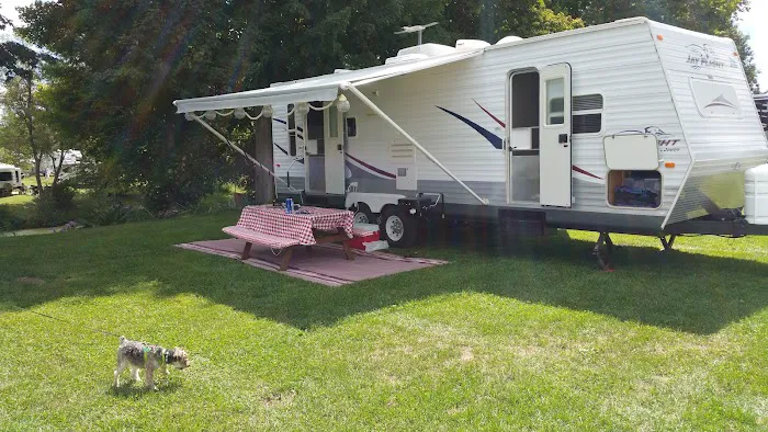 Mayfair Campground Picture 9