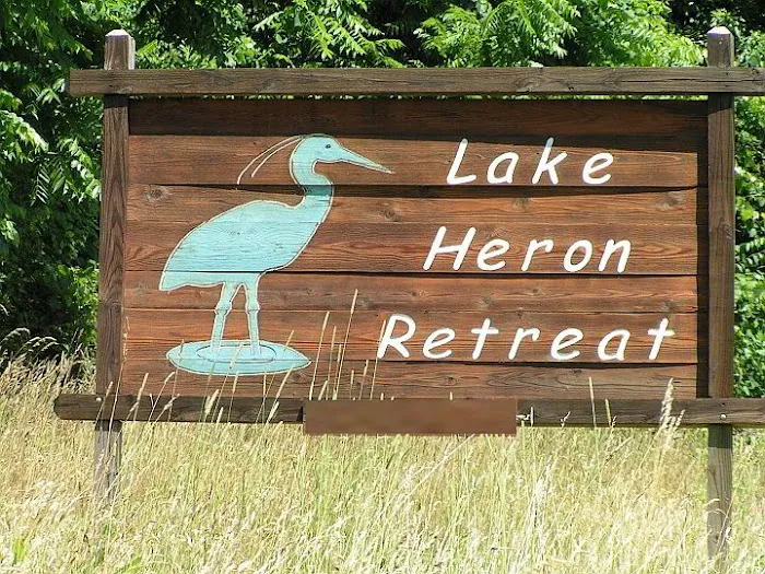 Lake Heron Retreat Picture 6