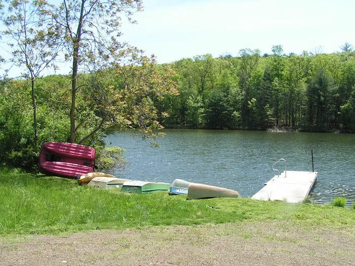 Lake Heron Retreat Picture 3