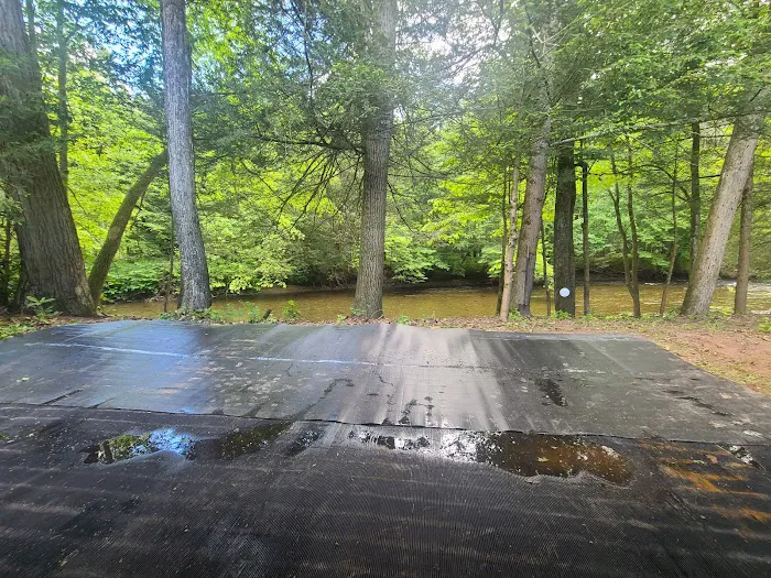 Oilmen's creekside RV sites Picture 4