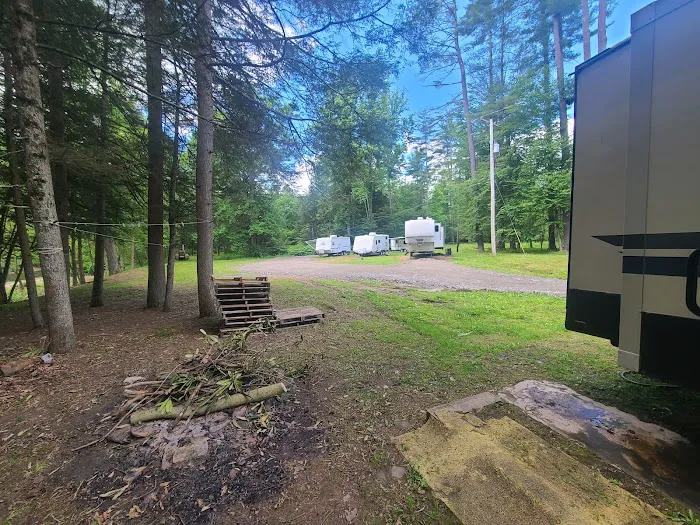 Oilmen's creekside RV sites Picture 1
