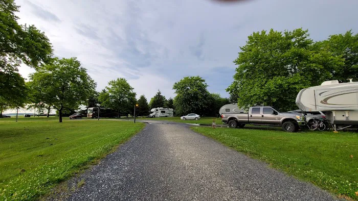 The Retreat at King Cole Farm Picture 6