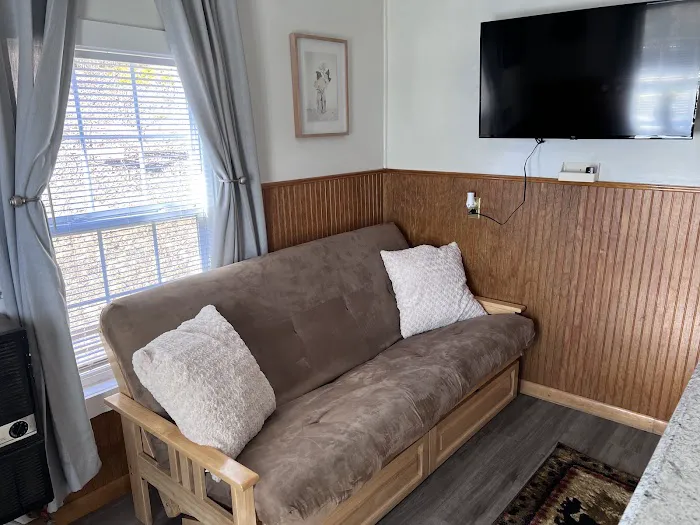 Pine Lane Lookout Picture 2