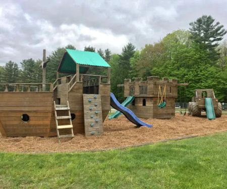 Kampfires Campground, Inn & Entertainment