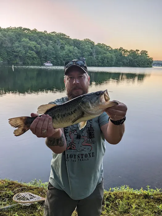 Amos Lake Beach Club & Campground Picture 1