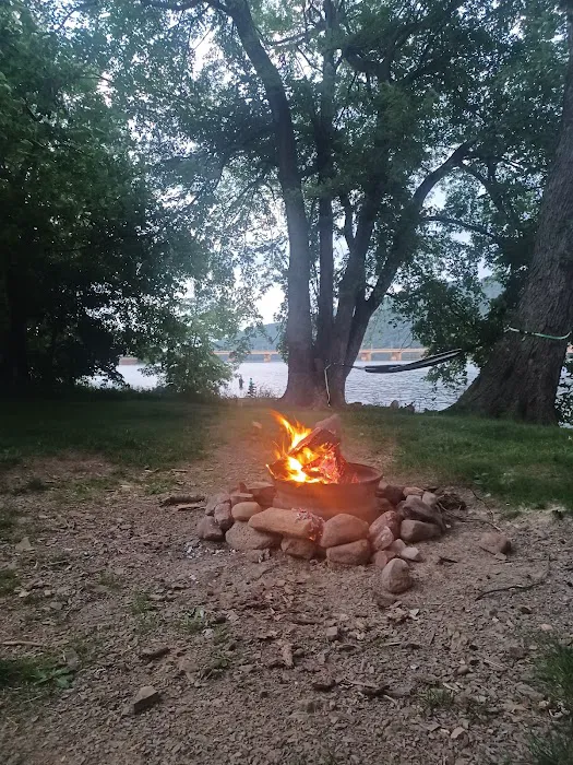 Riverfront Campground Picture 4