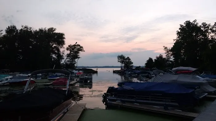 Twin Oaks Campgrounds and Marina Picture 4