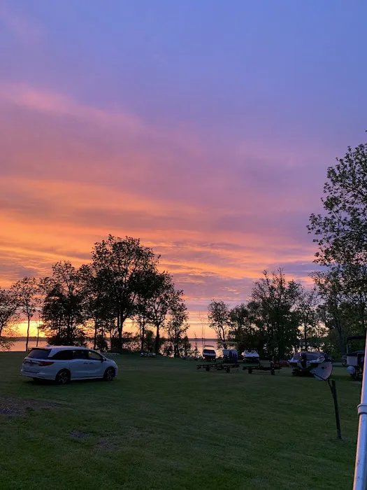 Twin Oaks Campgrounds and Marina Picture 7