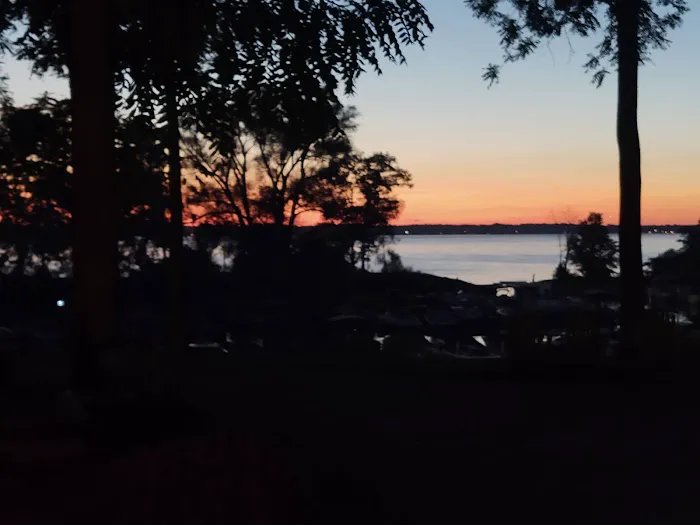 Twin Oaks Campgrounds and Marina Picture 5