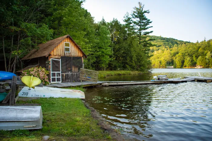 Daggett Lake Cabins & Campsites Picture 1