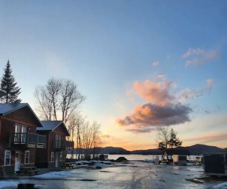 Peters 4th Lake Cottages