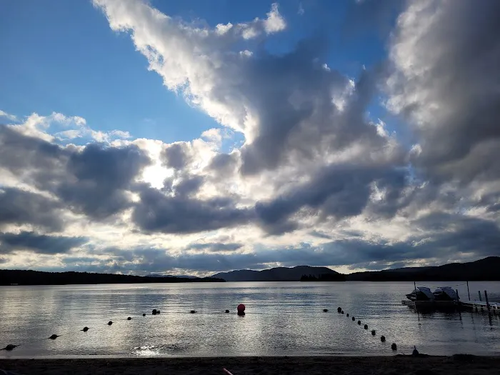 Peters 4th Lake Cottages Picture 4