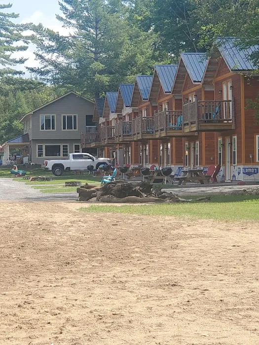 Peters 4th Lake Cottages Picture 5