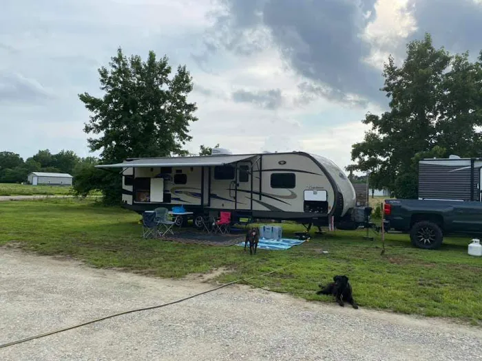 Camp Thomas by the Lake Picture 1