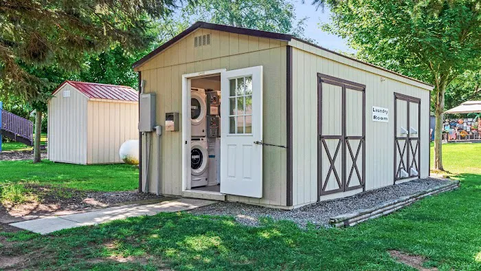 Junius Ponds Cabins & Campground Picture 3