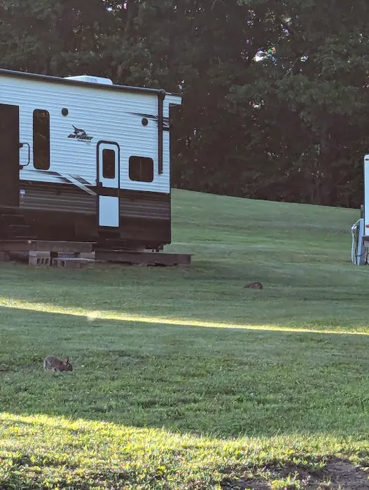 Quiet Oaks Campground Picture 5