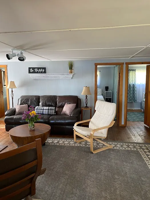 Wallis Cove Cabins Picture 2