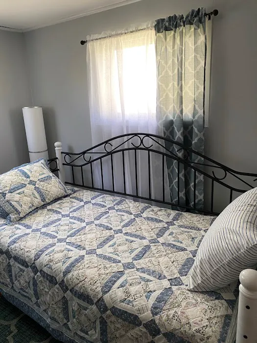 Wallis Cove Cabins Picture 6