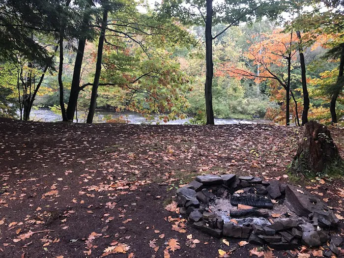 Sportsmans Paradise LLC Picture 5