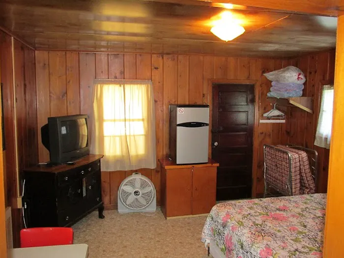 Sunset RV & Cabins Picture 3