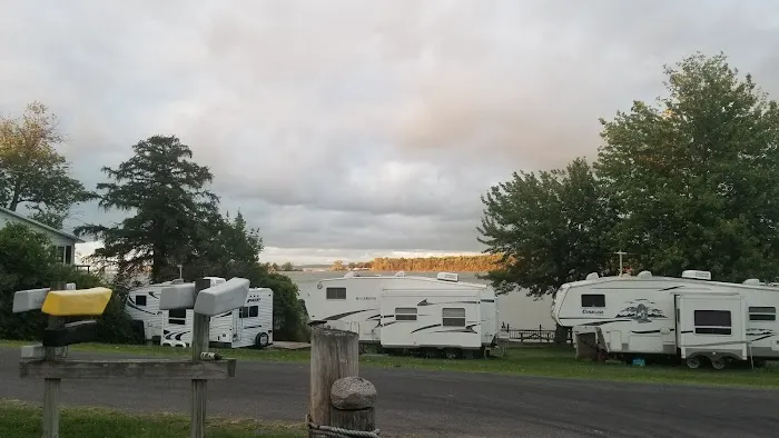Holiday Harbor RV Park Picture 5