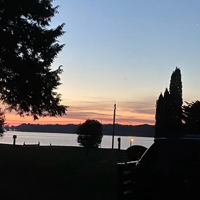 Holiday Harbor RV Park Picture 7