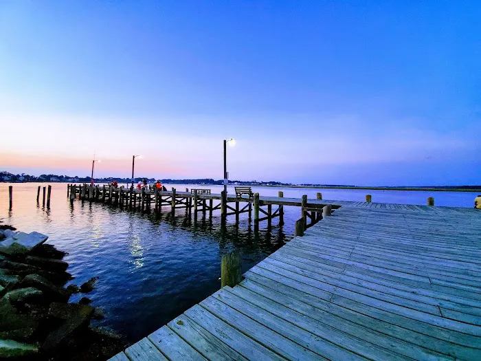 Tom's Cove Park Picture 1