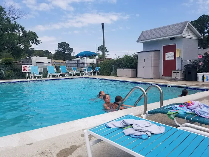 Tom's Cove Park Picture 2