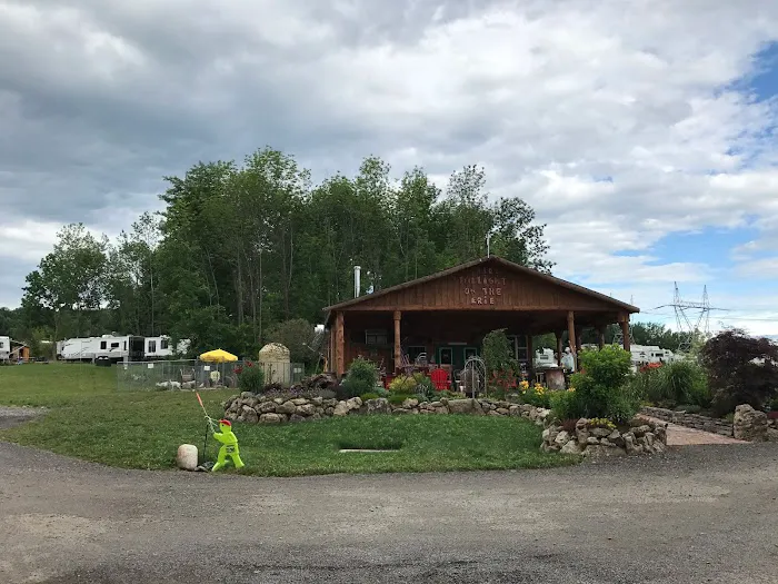 Twilight on the Erie RV Resort Picture 10