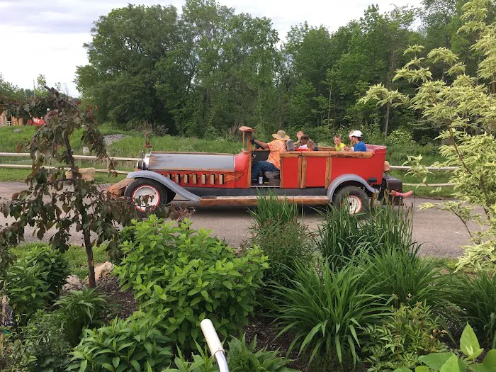 Twilight on the Erie RV Resort Picture 3