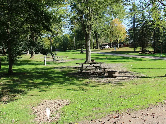 Lake Bluff Campground Picture 10