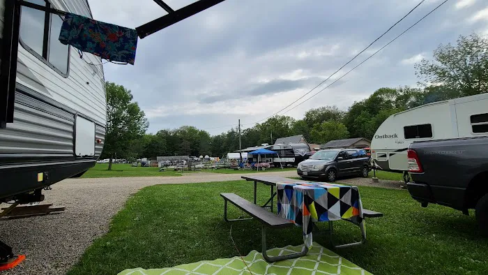 Holiday Hill Campground Picture 3