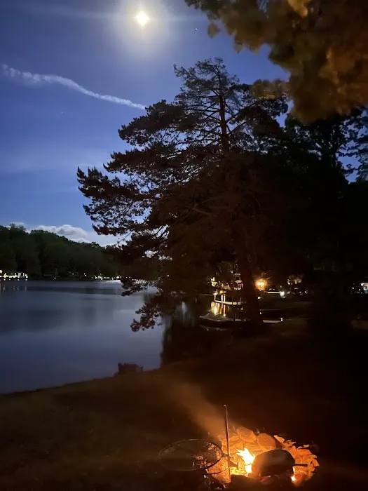 Waters Edge Family Campground Picture 4