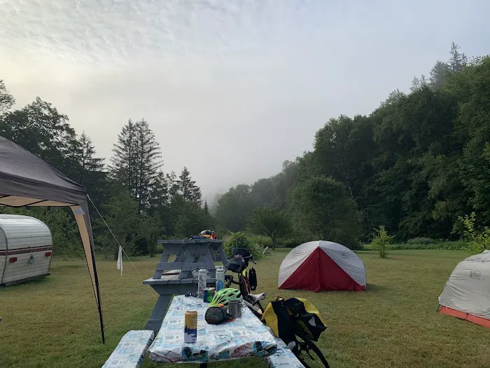 Little Emma's Sweet Retreat Picture 4