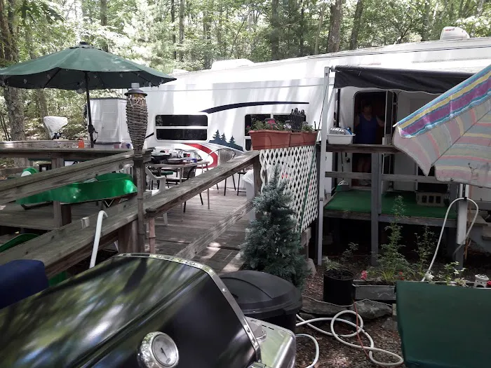 Holiday Acres Camp Grounds Picture 3