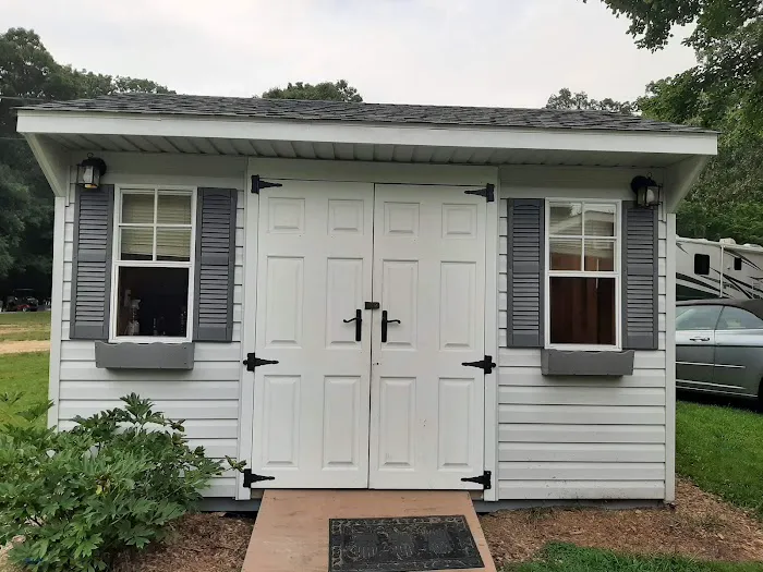 Holiday Acres Camp Grounds Picture 1