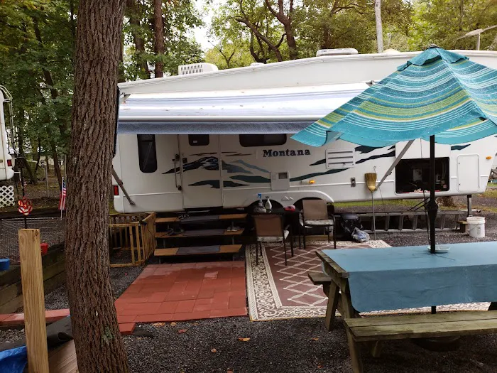 Shoop's Country Campground Picture 8