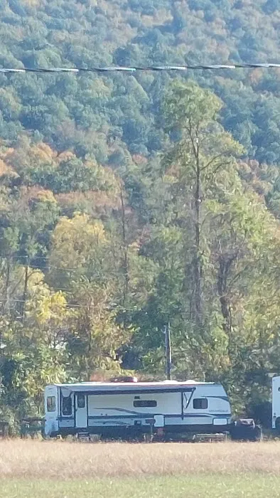 Robinson's Family Campground Picture 3