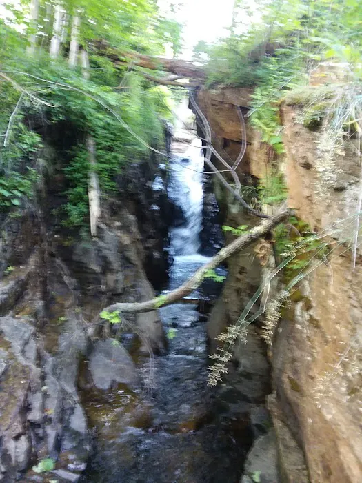 Green Acres By the Brook Picture 6