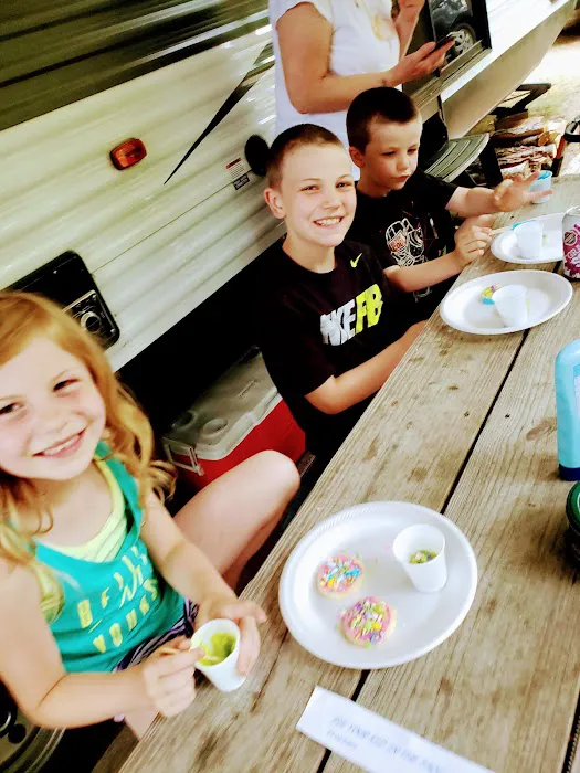Rest-N-Nest Campground Picture 4